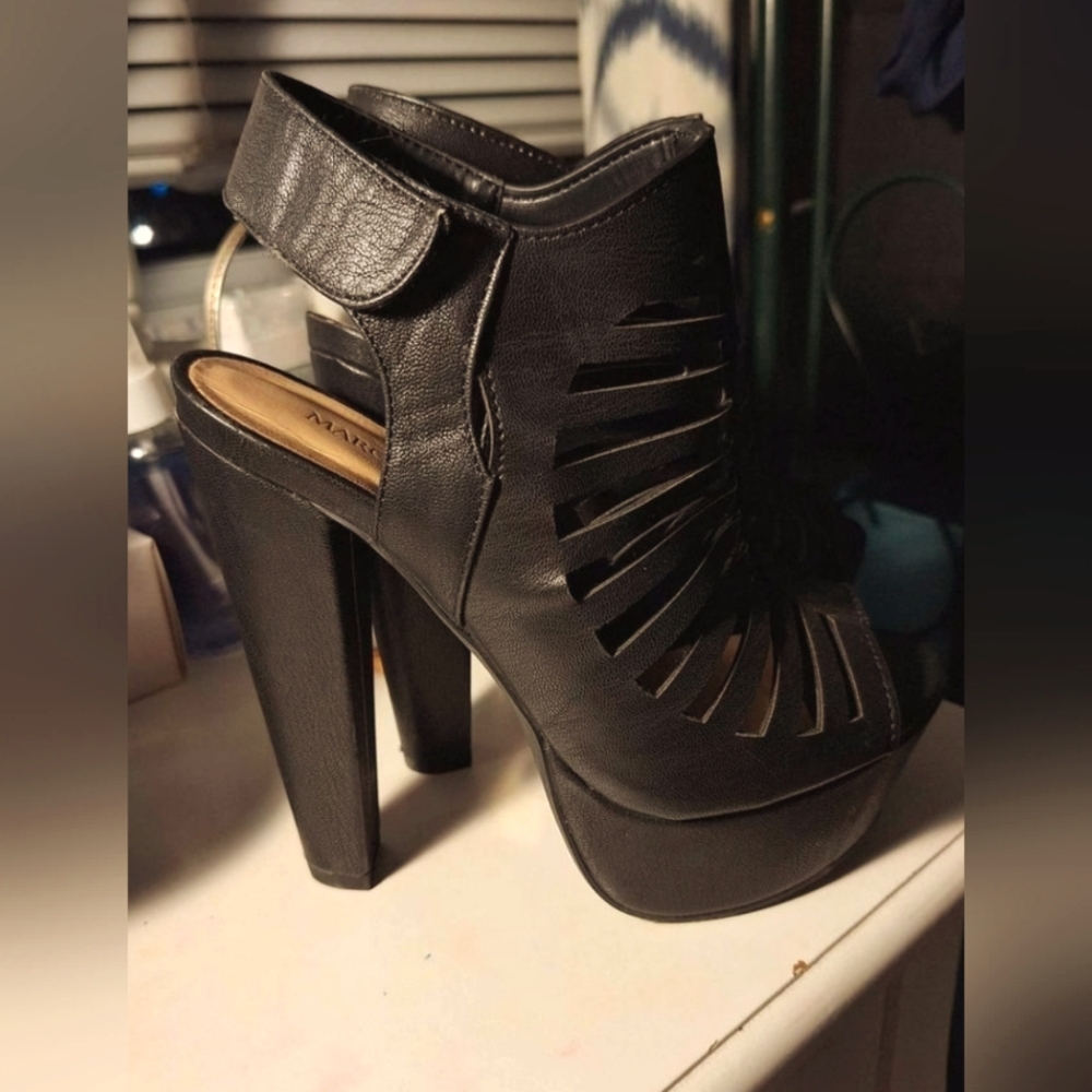 Size 6 Marco republic high heels